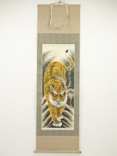 JAPANESE HANGING SCROLL / HAND PAINTED / WILD TIGER